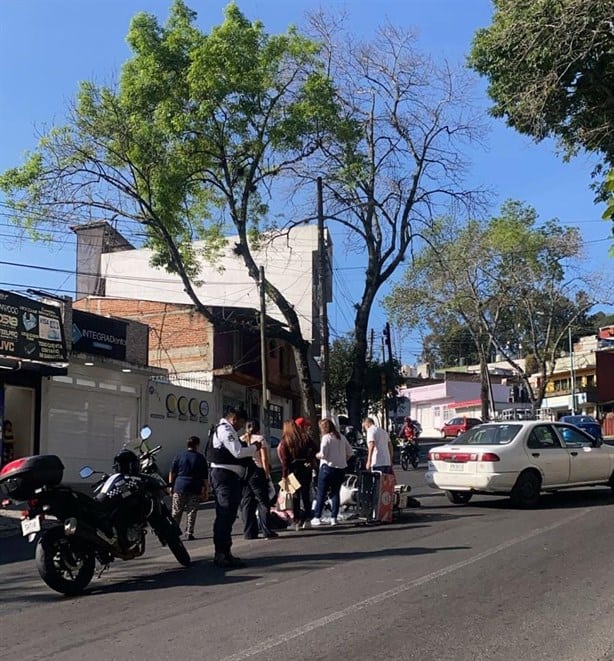 Motociclista resulta herido tras ser chocado en la avenida Miguel Alemán de Xalapa