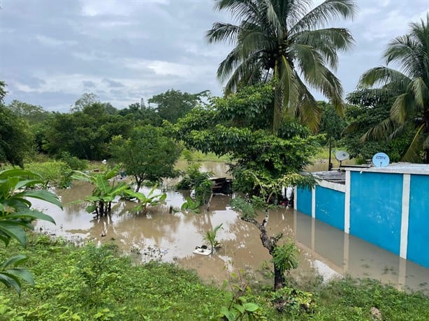 En menos de una hora lo perdieron todo tras inundación en colonia de Acayucan | FOTOS y VIDEO