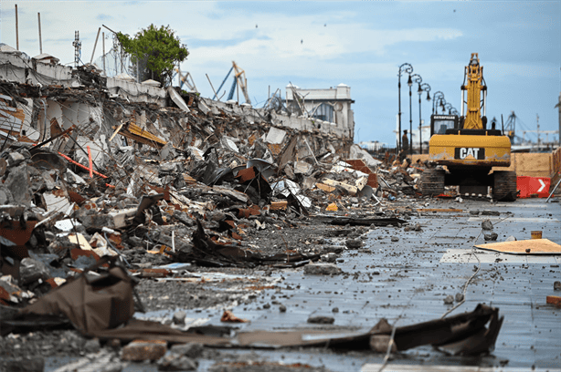 Concluye demolición del Mercado de Artesanías de Veracruz tras 42 años de historia