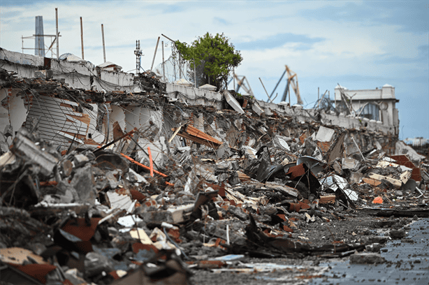 Concluye demolición del Mercado de Artesanías de Veracruz tras 42 años de historia