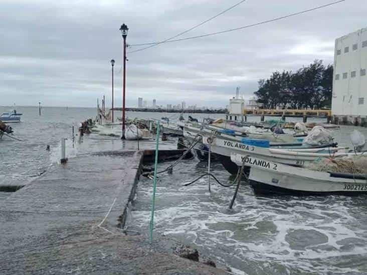 Cierran bahías Norte y Sur en Veracruz por temporal y fuertes vientos