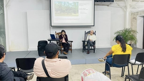 Eder Gallegos y Sara Sanz dialogan sobre el tema ´Hablemos de patrimonio cultural´ en el CEVART