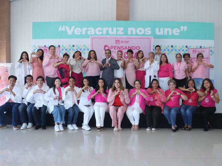 Realizan DIF Municipal de Veracruz el foro ´Pensado en Rosa´