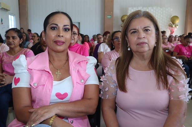 Realizan DIF Municipal de Veracruz el foro ´Pensado en Rosa´