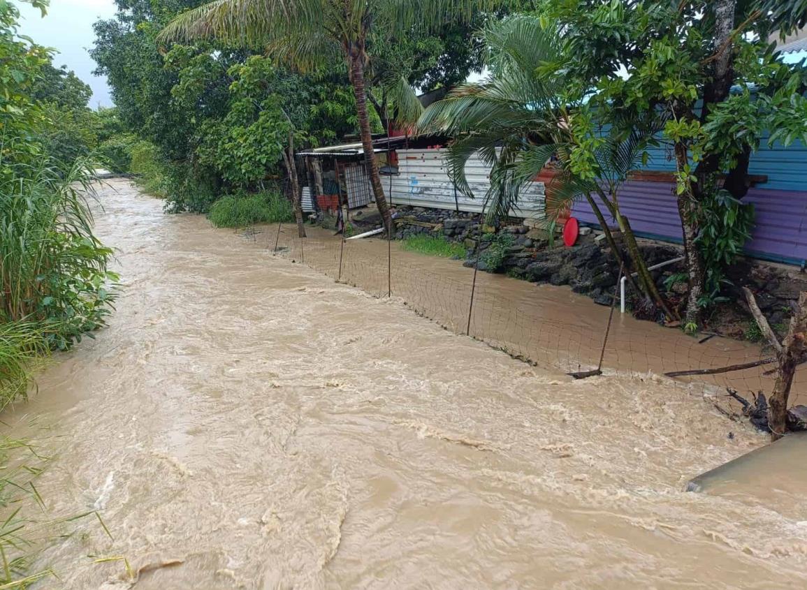 Se desborda el arroyo Nexmegata, familias en alerta ante intensas lluvias en el sur I VIDEO