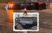 ¡Hasta el fondo! Camioneta cae a un socavón en Veracruz; la imagen se hizo viral