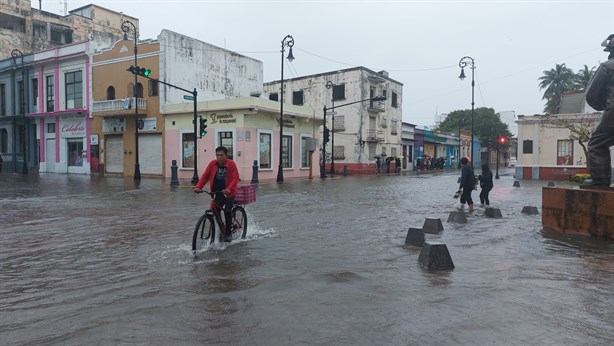 Se inunda el centro de Veracruz por las intensas lluvias