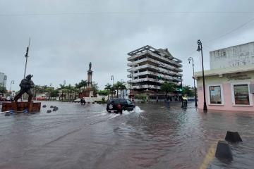 Se inunda el centro de Veracruz por las intensas lluvias