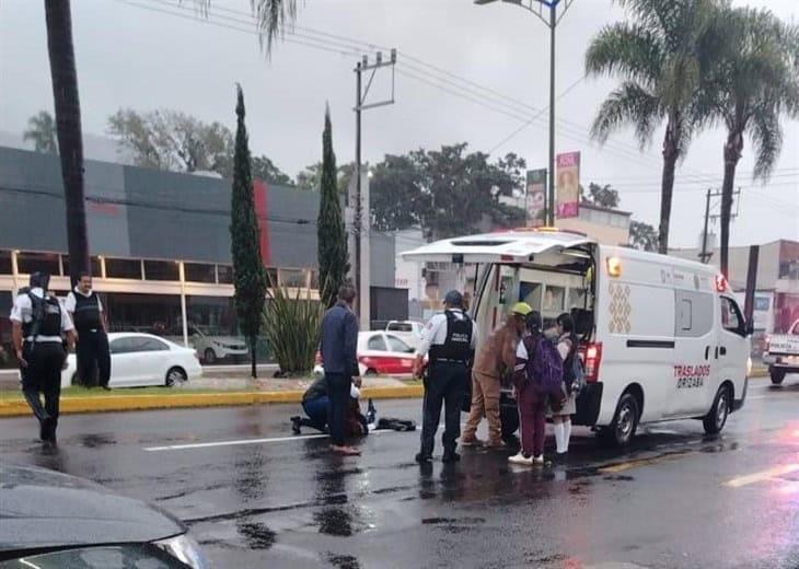 ¿No se fijaron? Taxi atropella a joven estudiante de secundaria en Orizaba