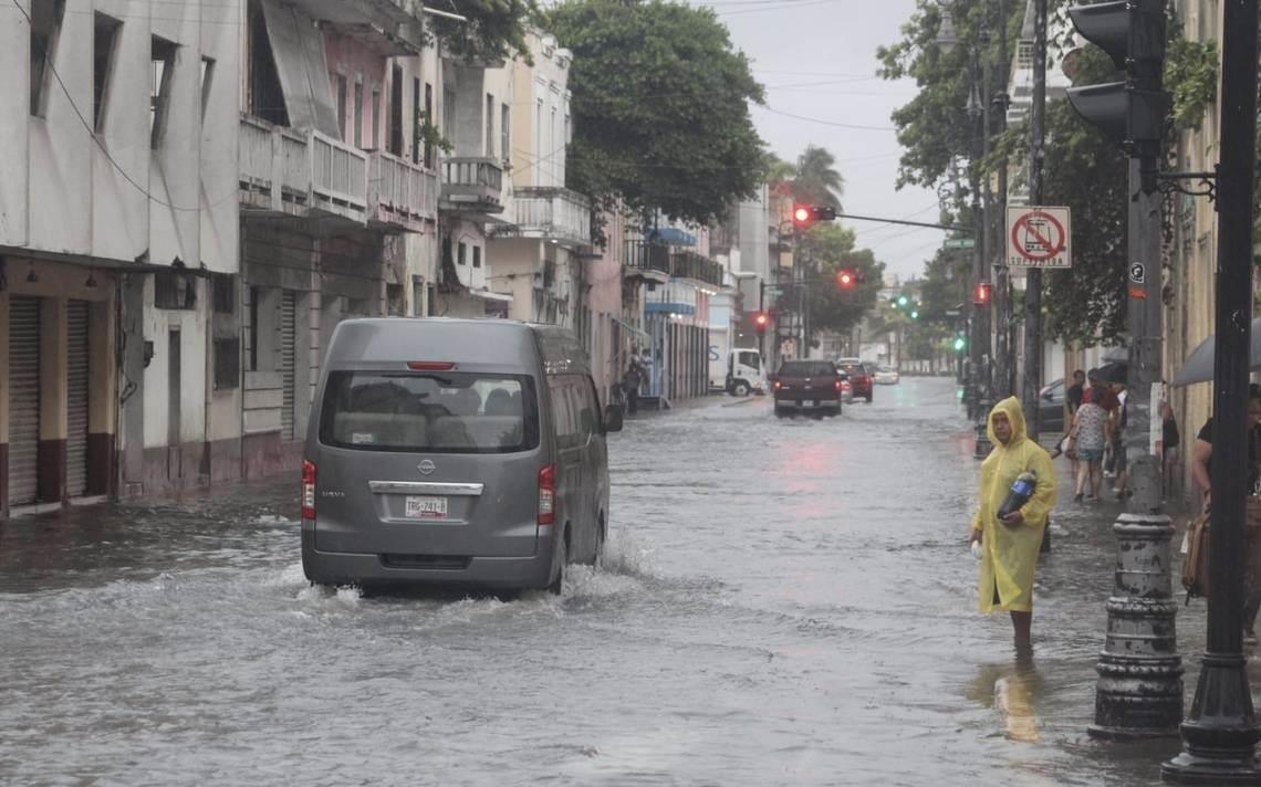 Ayuntamiento de Veracruz pide a población no salir de casa en caso de no ser necesario por fuertes lluvias