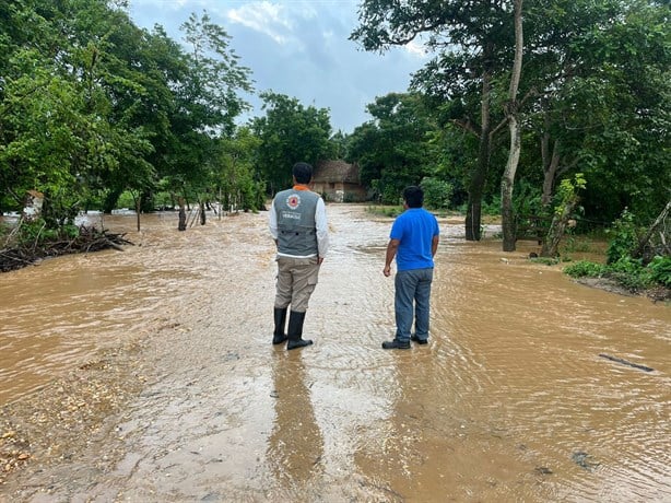 Más de 13 mil viviendas en el agua por Frente Frío 4 y Nadine en el sur de Veracruz | VIDEO