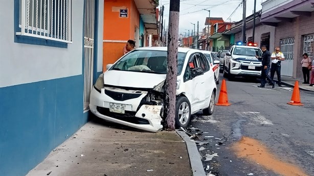 Nadie lo respeta; olvidan el 1x1 y chocan en el centro de Orizaba