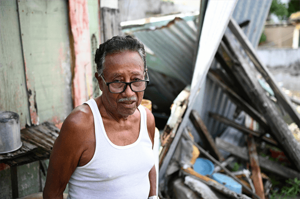 Solo pensé en salvar la vida de mi familia; turbonada tira casa en colonia Veracruz