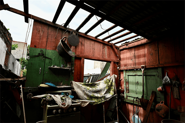 Solo pensé en salvar la vida de mi familia; turbonada tira casa en colonia Veracruz