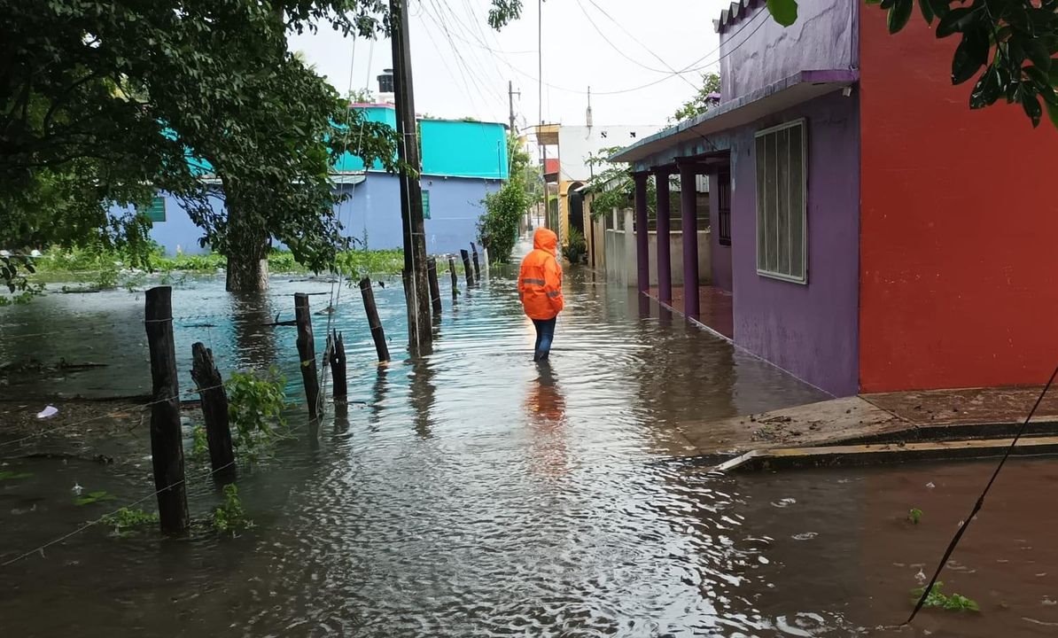 Alertan en Tlacotalpan por crecida del río Papaloapan; activan albergues y medidas preventivas