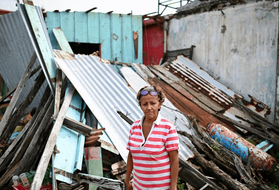 Solo pensé en salvar la vida de mi familia; turbonada tira casa en colonia Veracruz