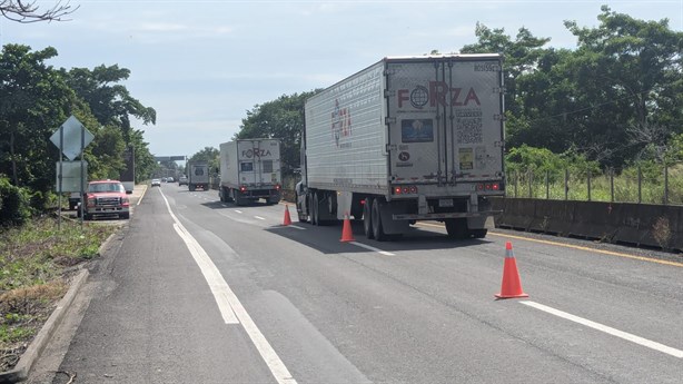 Reducen la circulación en el tramo Poza Rica-Cardel por aparición de socavón