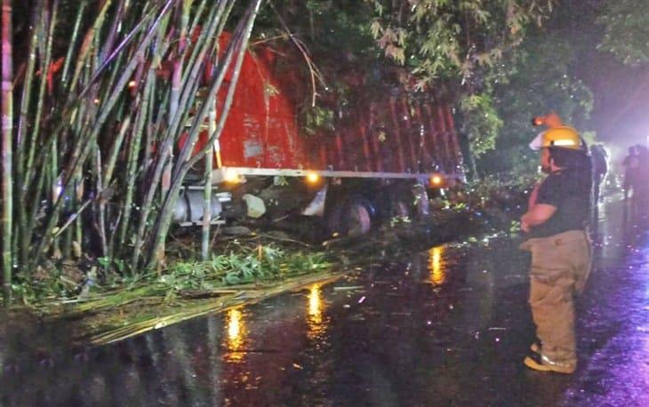 Se registra aparatoso accidente en la carretera estatal Martínez-Misantla