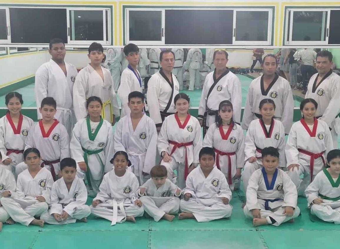 Evaluaron a taekwondoínes de la Asociación Mexicana Moo Duk Kwan Minatitlán