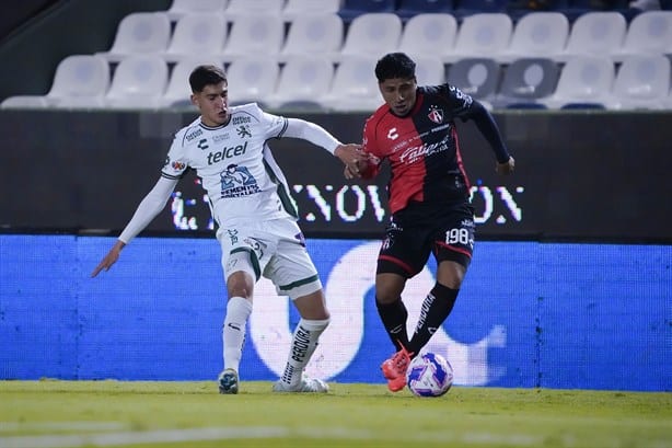 Empatan León y Atlas en el Nou Camp