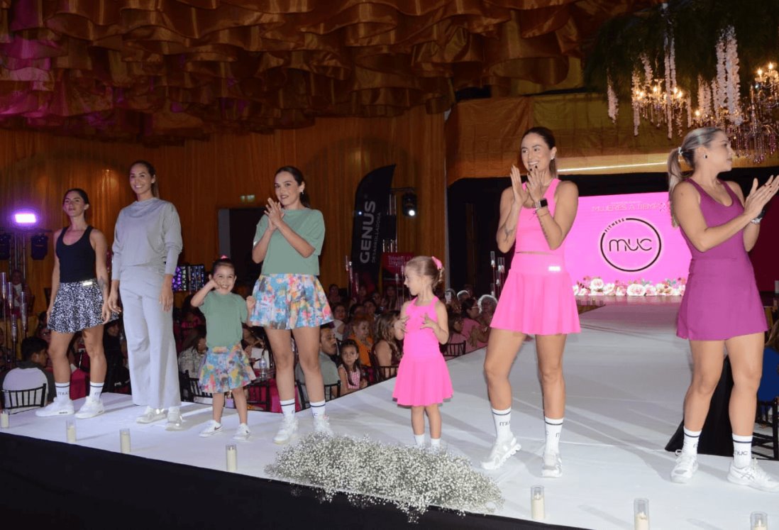 Realizan desfile de modas en apoyo a mujeres con cáncer de mama en Veracruz