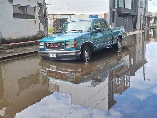 Calles del Floresta siguen inundadas a tres días de las fuertes lluvias en Veracruz | VIDEO