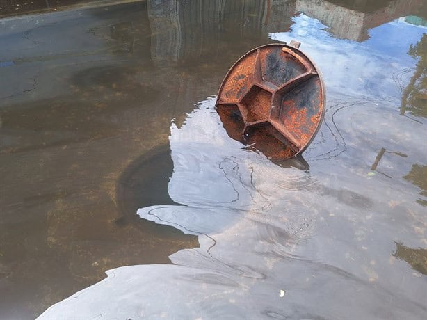 Calles del Floresta siguen inundadas a tres días de las fuertes lluvias en Veracruz | VIDEO