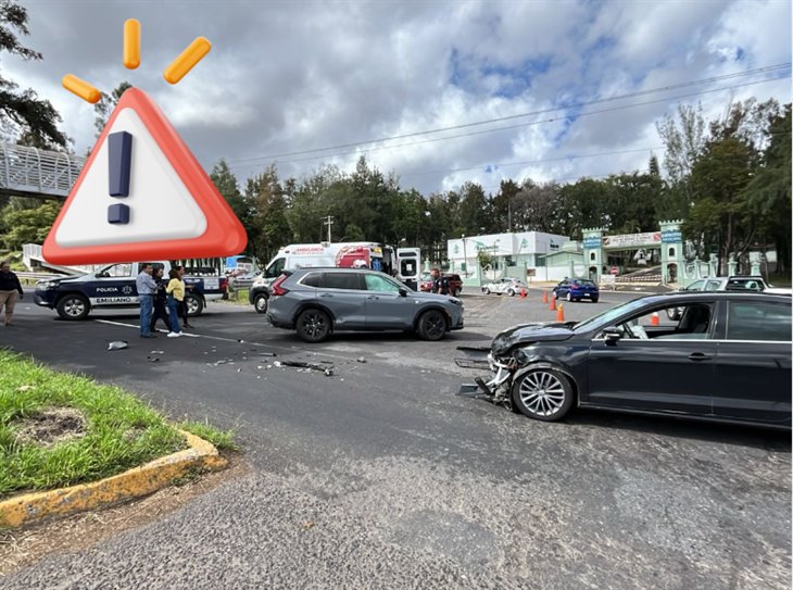 ¡Al mismo tiempo! se registran 2 accidentes frente al Batallón de Infantería en Emiliano Zapata