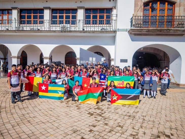 Celebran con desfile Día de las Naciones Unidas en Acayucan