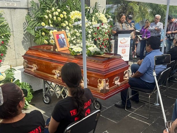 Despiden al periodista Luis Omar Cansino en Poza Rica