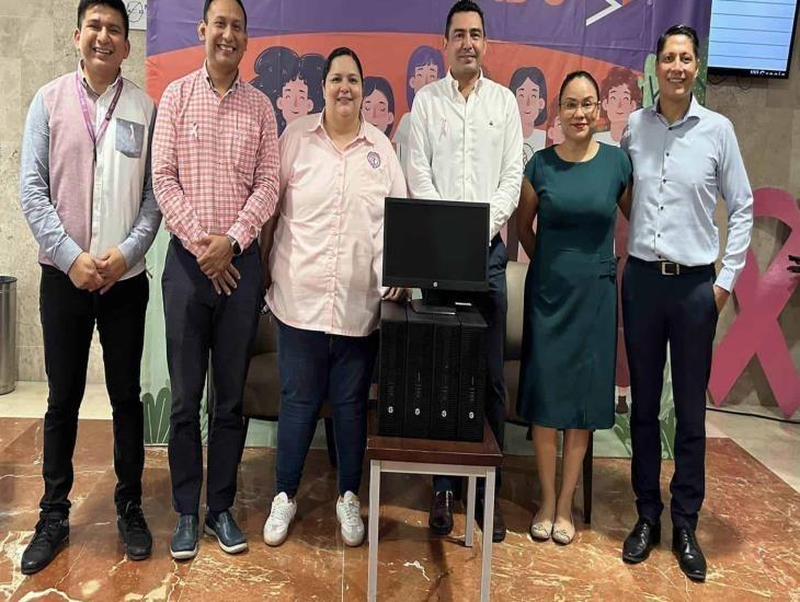 Asociación Apoyo Integral Down recibe donación de 10 computadoras nuevas para sus alumnos