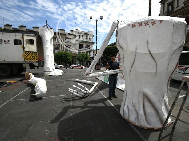 Catrinas jarochas monumentales llegan a Xalapa por el Día de Muertos