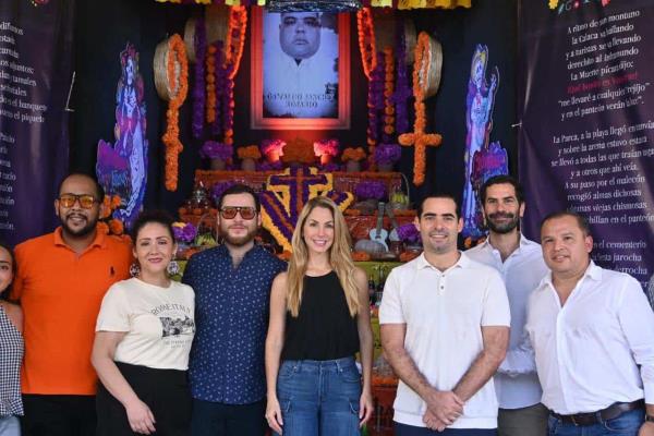 Inaugura la alcaldesa Paty Lobeira el Altar de Muertos en los bajos del Palacio Municipal