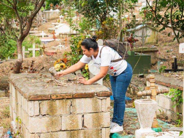 Alistan panteones de Poza Rica para recibir a visitantes en Día de Muertos