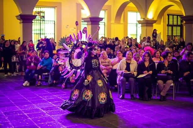 Inauguran altar en honor a Mateo Oliva en el Ayuntamiento de Xalapa