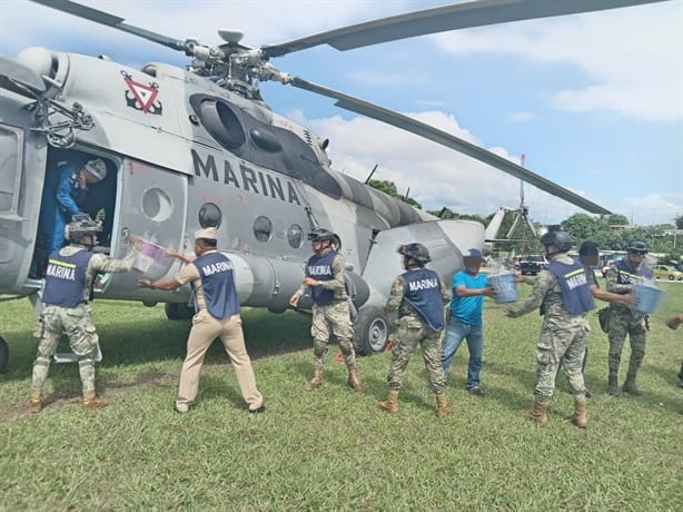 Secretaría de Marina auxilia a Tlacotalpan para contener el desbordamiento del Río Papaloapan