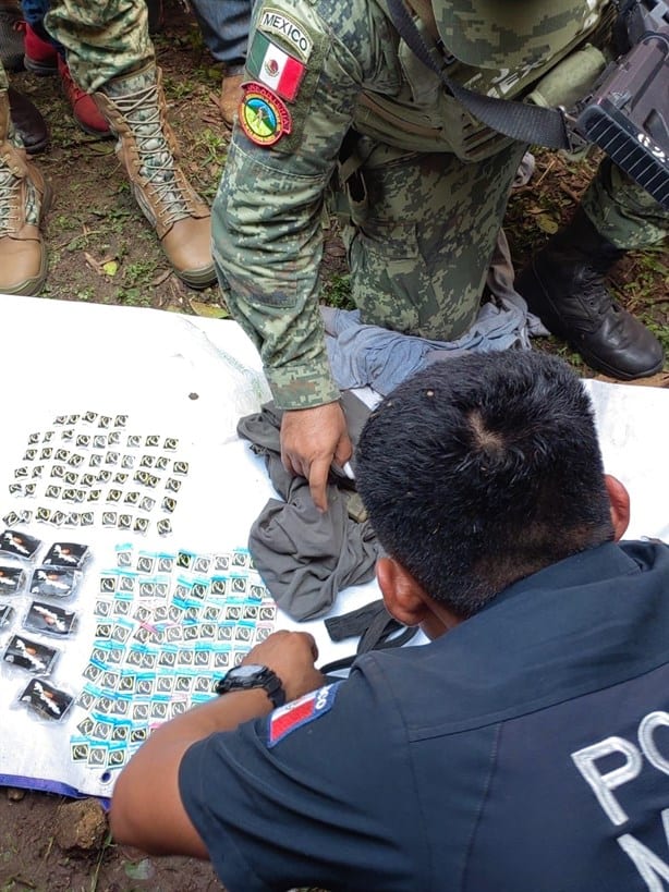 Presuntos delincuentes a punto de ser linchados en Pajapan; les descubren armas y drogas