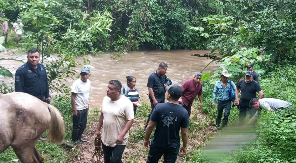 Aumenta a seis muertos por crecida de ríos y arroyos en el sur de Veracruz