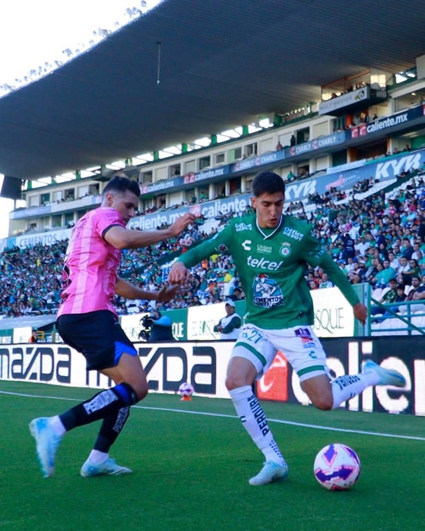 Vapulea León a Querétaro en el Nou Camp