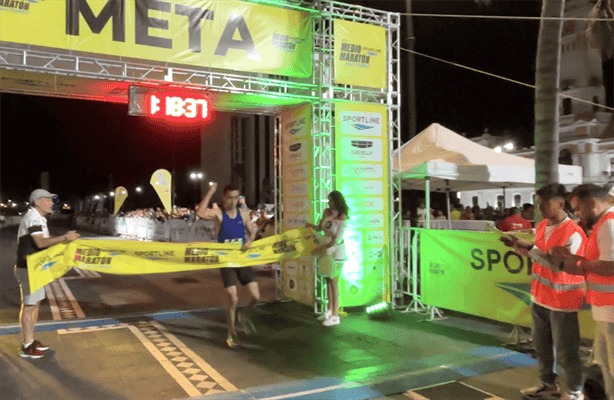 Ganan veracruzanos en Medio Maratón Nocturno