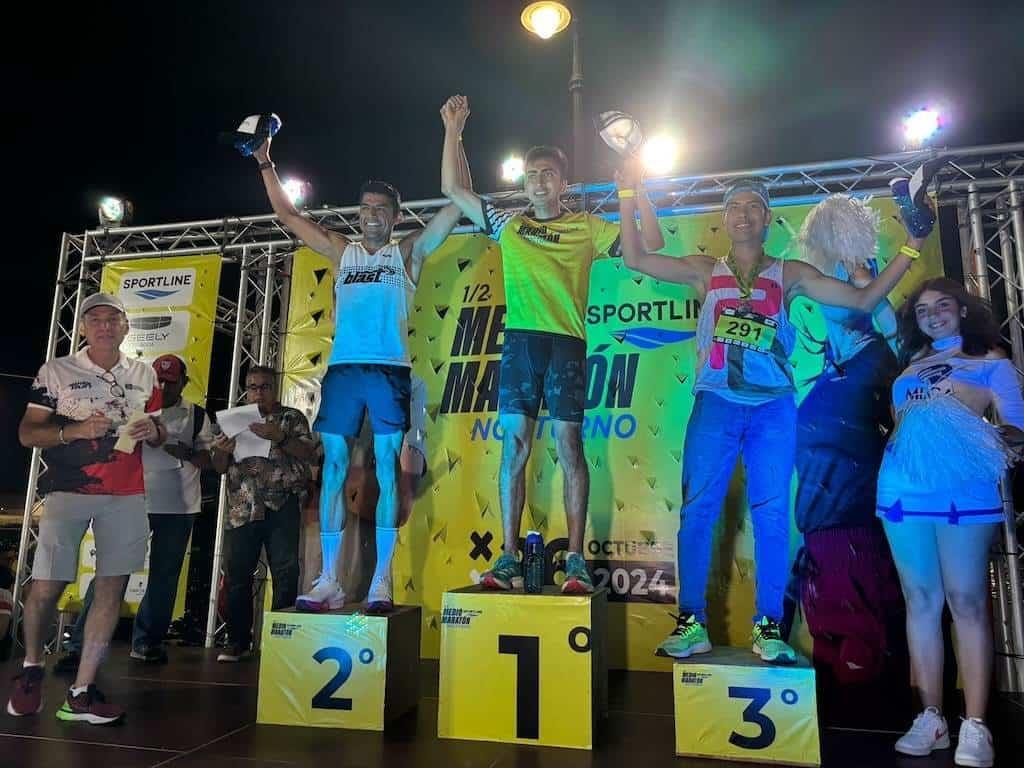 Ganan veracruzanos en Medio Maratón Nocturno