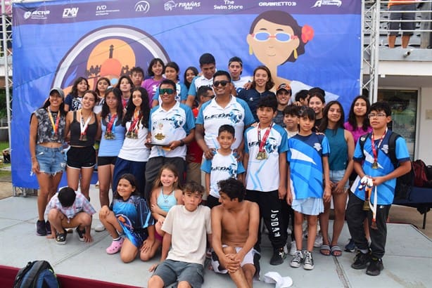 Se corona Swim Team León en Copa Jarocha