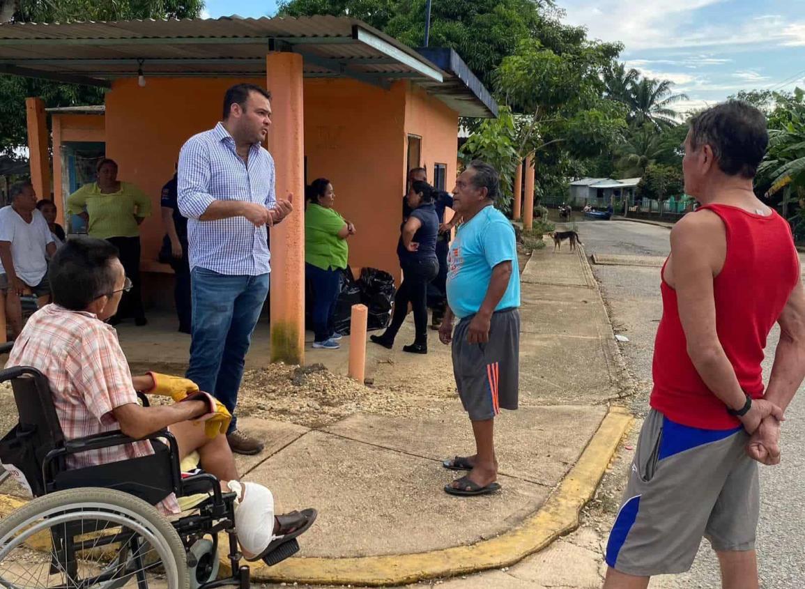 Ponciano Vázquez Parissi recorre albergues y atiende zonas afectadas