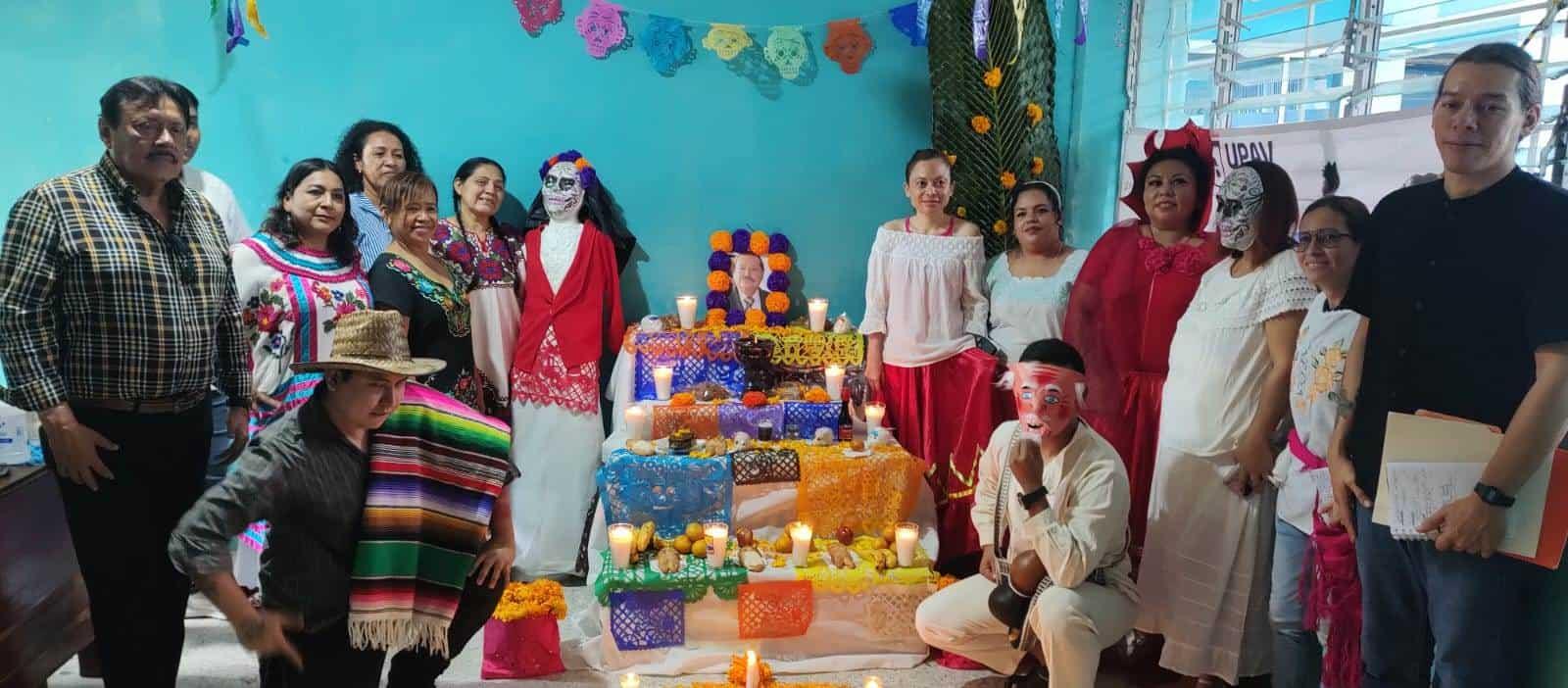 Universitarios preservan tradiciones mexicanas