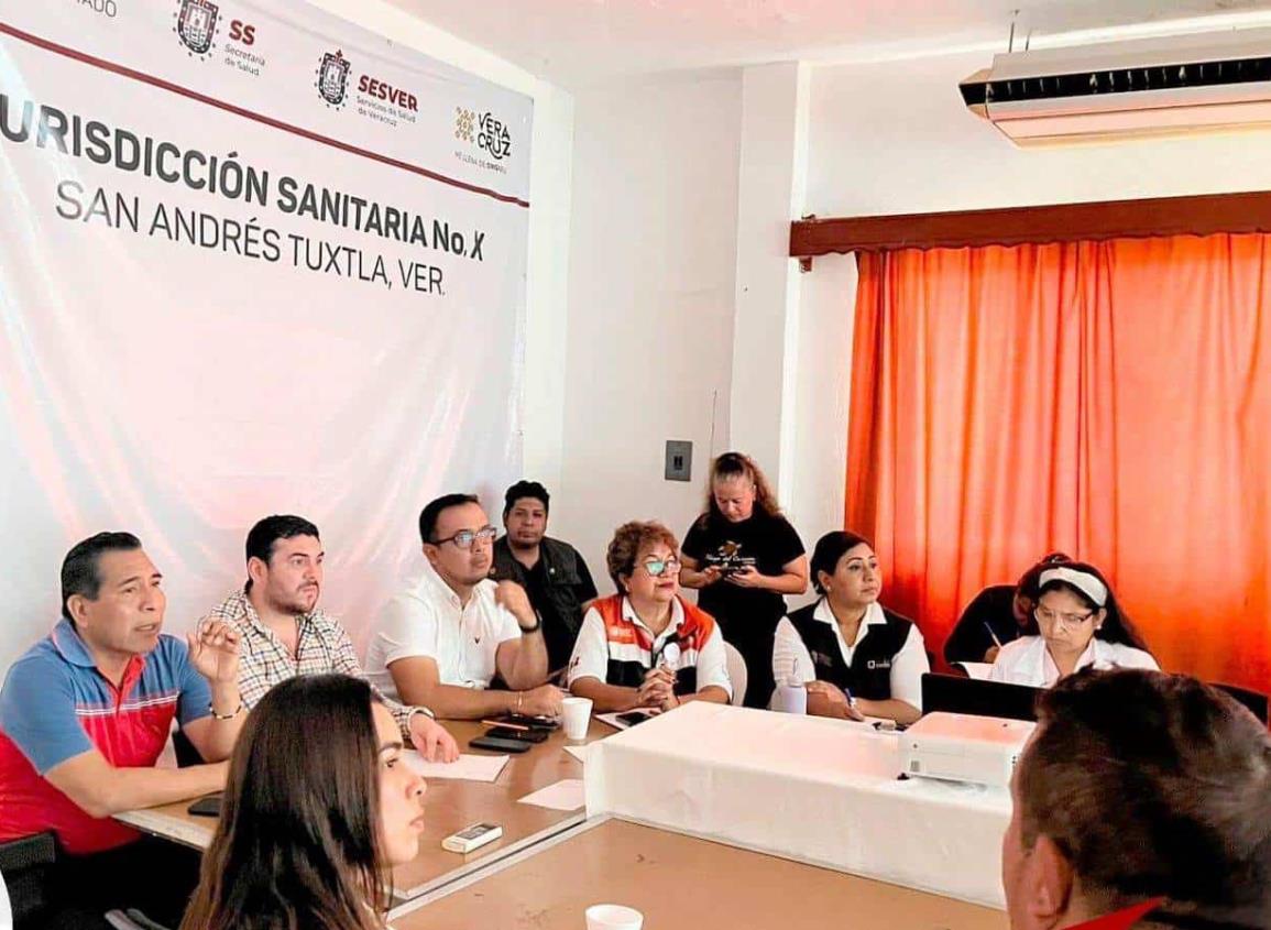 Establecen estrategias para llevar brigadas de salud a zonas afectadas por lluvias en Texistepec