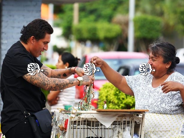 Con regadas, misas y ofrendas, devotos veneran a San Judas Tadeo en Coatzacoalcos l VIDEO