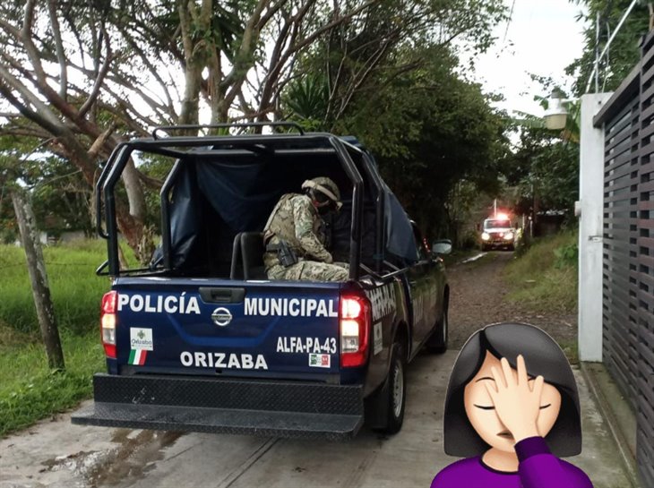 ¡Por imprudentes! chocan taxi y patrulla en el centro de Orizaba