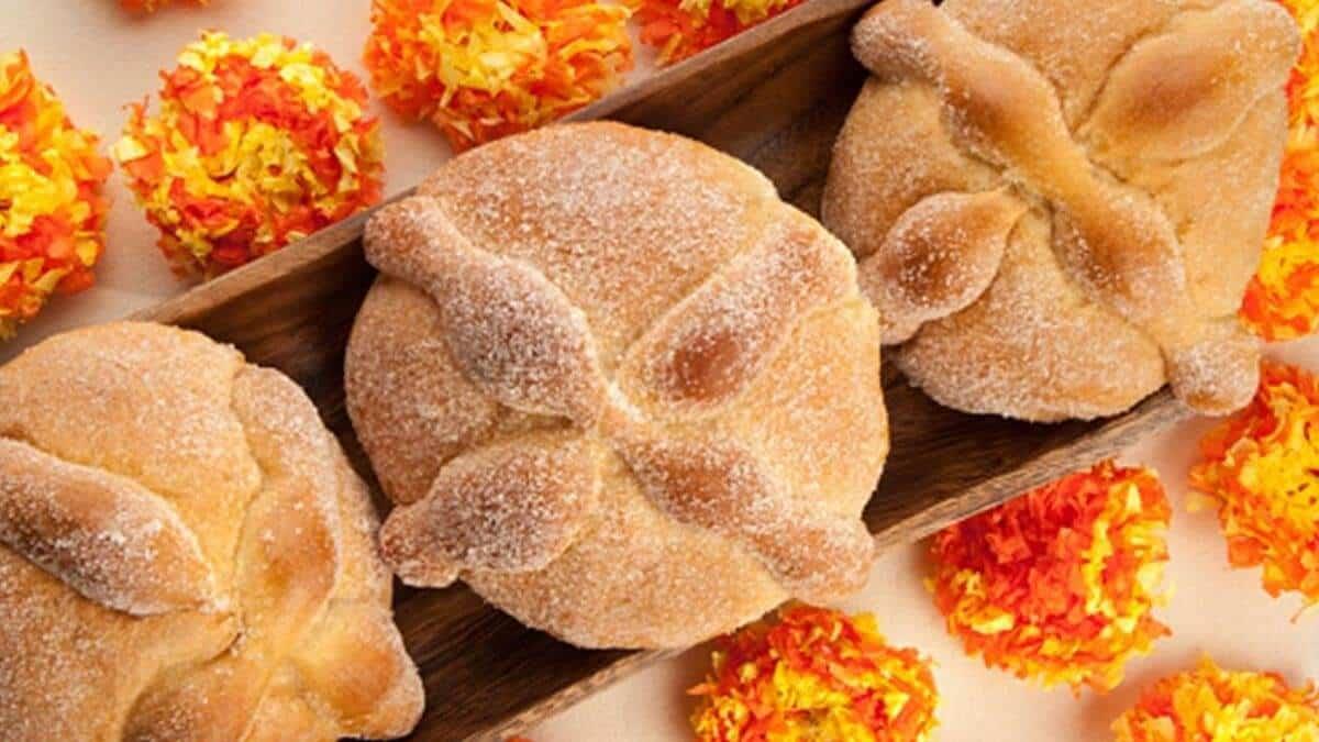 Este es el origen del pan de muerto; nuevas presentaciones se viralizan en redes