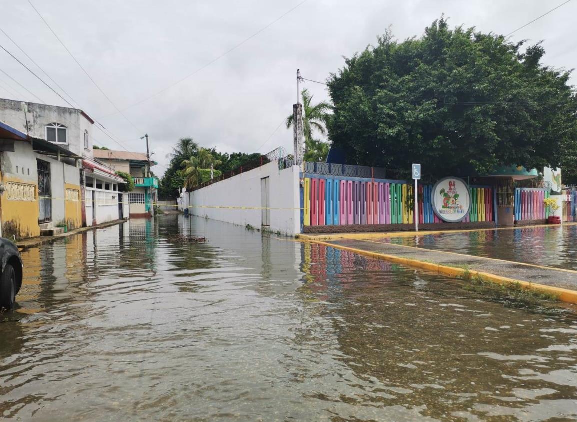 Habilitan refugios temporales en Nanchital