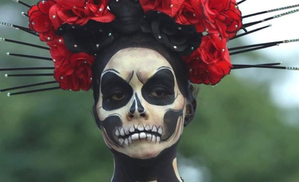 ¿Por qué los mexicanos se pintan la cara en Día de Muertos?